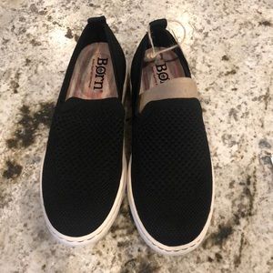 Born Women’s Size 8.5 (fits like 9) Parton Knit Slip-On‎ Shoe